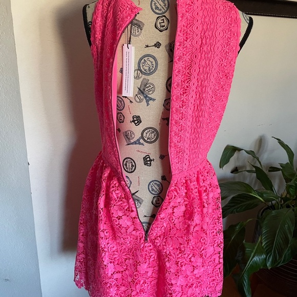 Alice + Olivia - Iris Floral Lace Sleeveless Dress - Picture 8 of 15